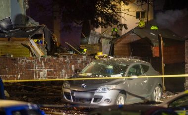 Tre persona u dërguan në spital pas shpërthimit në një shtëpi të qytetit skocez që thuhet se u dëgjua disa kilometra larg