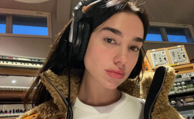 Dua Lipa në përgatitje të projekteve të reja, paraqitet nga studio muzikore