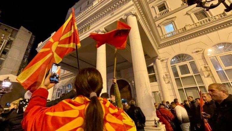 Flamuri shqiptar pjesë e festës së OBRM-PDUKM-së në Shkup