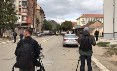 AGK: Gazetarët kosovarë vazhdojnë të mbesin të rrezikuar në veri