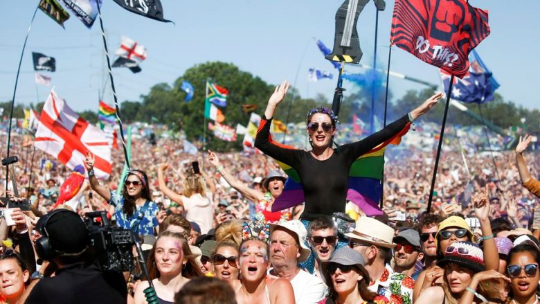 Studiuesit zbulojnë se lumi pranë Festivalin Glastonbury në Londër kontaminohet me kokainë dhe ekstazi nga konsumimi i pjesëmarrësve