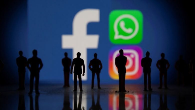 Facebook tregon fajtorin në rënien për orë të tëra të tri rrjeteve sociale, shfaqet edhe vetë Zuckerberg