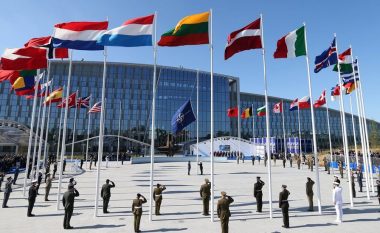 NATO dëbon tetë rusë nga misioni i saj, punuan fshehurazi si spiunë