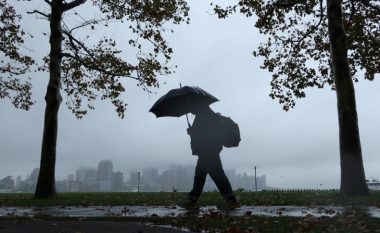 Rreth 500 mijë shtëpi dhe biznese pa energji elektrike pasi erërat e forta goditën Massachusetts-in lindor