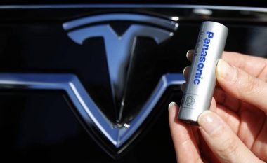 Panasonic zbulon prototipin e baterisë për të ndihmuar Tesla-n të ulë kostot e prodhimit