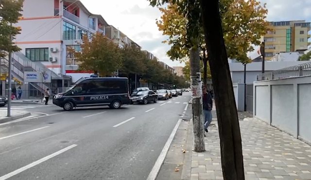 Arrestime në Korçë e Tiranë, kush janë zyrtarët që akuzohen se nxirrnin të dhëna nga regjistrat e Policisë së Shtetit?