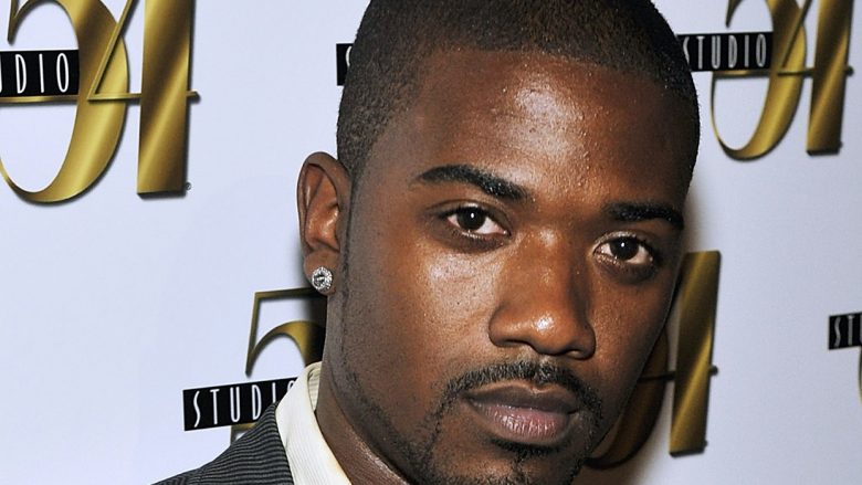 Ray J i shtrirë në spital prej disa ditësh, thotë se vuan nga pneumonia