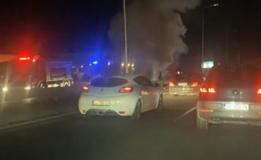 Digjet një veturë në Sllatinë, policia jep detaje