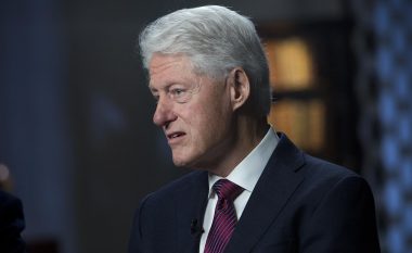 Ish-presidenti Bill Clinton shtrohet në spital