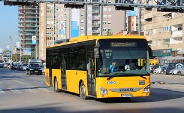 Nga sot qytetarët mund të blejnë biletën e autobusit në trafik urban edhe me SMS