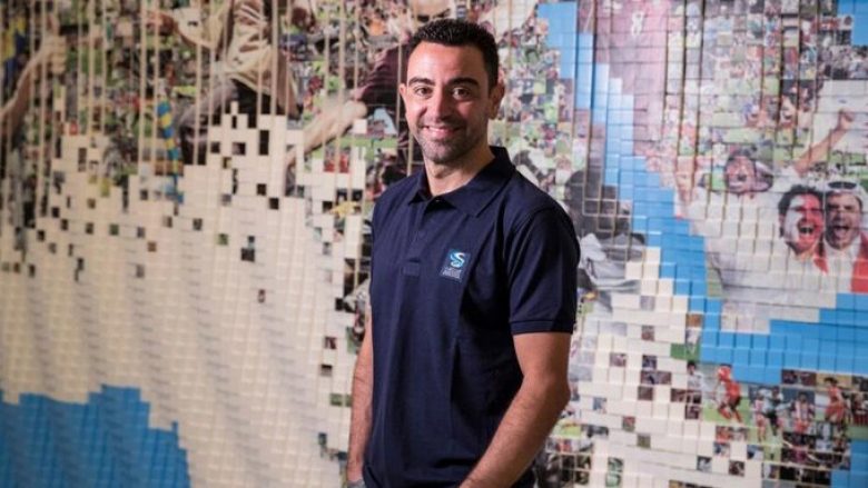 Xavi i përgjigjet spekulimeve për detyrën e trajnerit te Barcelona