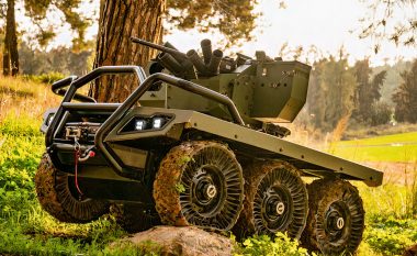 ROOK, vetura autonome ushtarake e pajisur me dron – shërben për transportimin e armatimit dhe të plagosurve