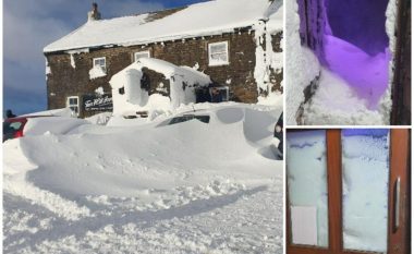 Për të tretën ditë me radhë, 60 persona po qëndrojnë të ngujuar brenda një pub-i në Britani – krejt kjo po ndodh nga reshjet e mëdha të borës