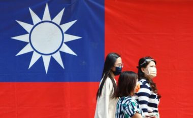 Kina thotë se SHBA ka bërë një “gabim” pasi Biden ftoi Tajvanin në Samitin për Demokraci