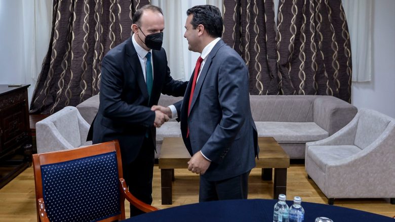 Zaev dhe Gashi sot nënshkruajnë marrëveshjen për përfshirjen e Alternativës në qeveri