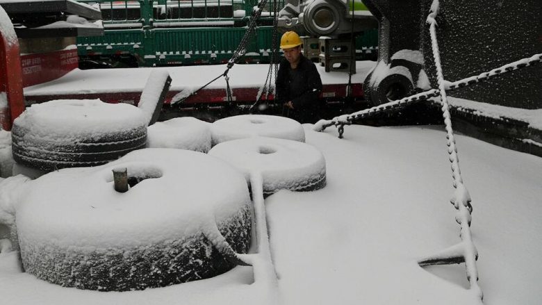  “Zbardhet” Kina, reshjet e mëdha të borës bllokuan autostradat – anulohen udhëtimet me trena e aeroplanë