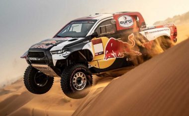 Toyota zbulon GR Hilux-in e ri për Rally Dakar-in e ardhshëm