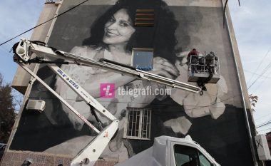 Gjobitet me 400 euro biznesi që vendosi reklamën mbi muralin e Nexhmije Pagarushës