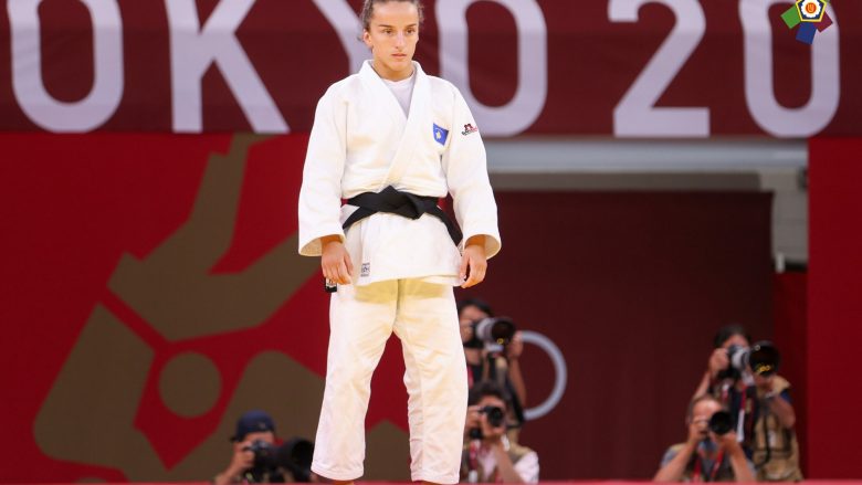 Distria Krasniqi rikthehet në tatami për herë të parë pas medaljes së artë olimpike