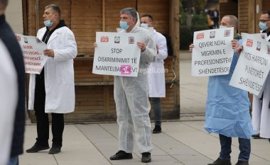 Protesta e punëtorëve shëndetësorë, deklarohet Qeveria: Po punojmë për hartimin e Ligjit të Pagave