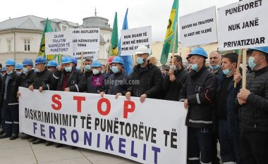 Protestojnë punëtorët e “Ferronikel-it”, kërkojnë të rikthehen në vendin e punës