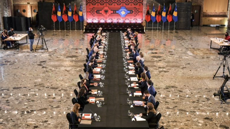 Nënshkruhet marrëveshja për Sigurime Sociale dhe Mbrojtje Sociale në mbledhjen e dy qeverive shqiptare