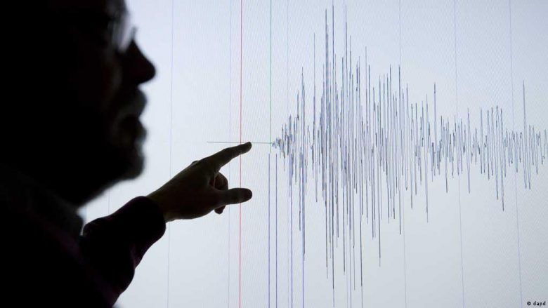 Një tërmet me fuqi shkatërruese prej 6,5 shkallë të Rihterit, godet jugun e Iranit