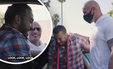 Dwayne Johnson befason dhe e bën të qajë një fans, teksa i dhuron kamionin e tij të personalizuar nga filmi “Red Notice”
