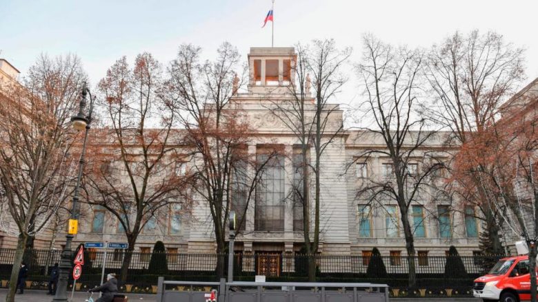 Rusia nuk lejon kryerjen e autopsisë pas vdekjes – diplomati rus raportohet se ishte spiun në Berlin