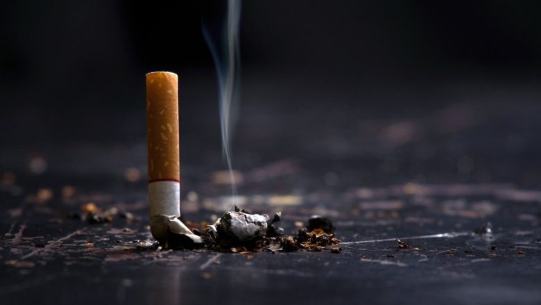 Edhe pse në rënie, numri i duhanpirësve në botë është 1.3 miliard
