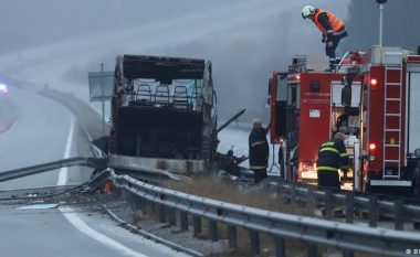 Autoritetet bullgare tregojnë gjendjen e të mbijetuarve nga aksidenti tragjik i autobusit në Bullgari ku humbën jetën 45 njerëz