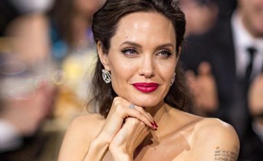 Angelina Jolie nuk preferon t’i shoh filmat e saj, por pranon se e ka shikuar “Eternals”