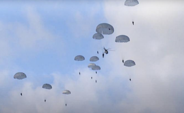 Dy parashutistë ushtarak rusë vdesin në Bjellorusi gjatë stërvitjeve të përbashkëta pranë kufirit polak