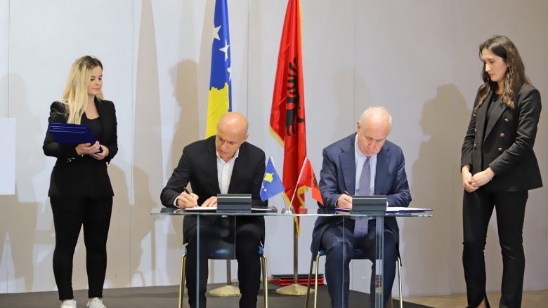 Arrihen pesë marrëveshje për bashkëpunimin kulturor mes Kosovës dhe Shqipërisë