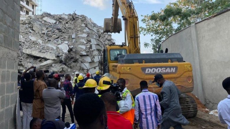 Të paktën katër persona kanë vdekur pas shembjes së ndërtesës në Nigeri