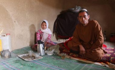 ‘Për kafshatën e gojës’ – nëntëvjeçarja afgane u shit për martesë te një burrë 55-vjeçar – CNN dokumenton përmes pamjeve momentin e rëndë