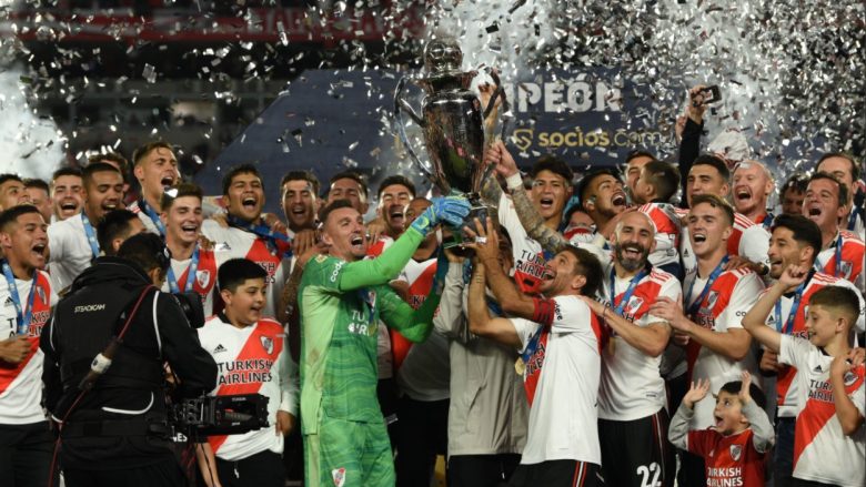 River Plate fiton titullin e 37-të në Argjentinë, triumfi vjen në 120 vjetorin e themelimit të klubit  