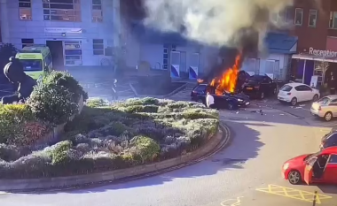 Momenti i shpërthimit të veturës jashtë spitalit në Liverpool – kamikazi i dyshuar mbeti brenda, shpëtoi shoferi i taksisë