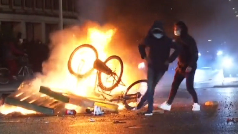 Protesta të mëdha në Evropë për shkak të kufizimeve të vendosura si pasojë e rasteve me COVID-19