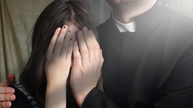 Peshkopët francezë pranojnë përgjegjësinë e Kishës Katolike për abuzimin e fëmijëve