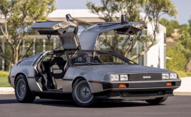 DMC DeLorean me 487 kuaj/fuqi u shit për 243 mijë dollarë