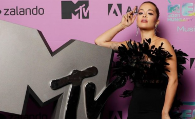 “Faleminderit për pritjen e ngrohtë Budapest”, Rita Ora me të tjera imazhe mahnitëse nga evenimenti MTV EMAs 2021