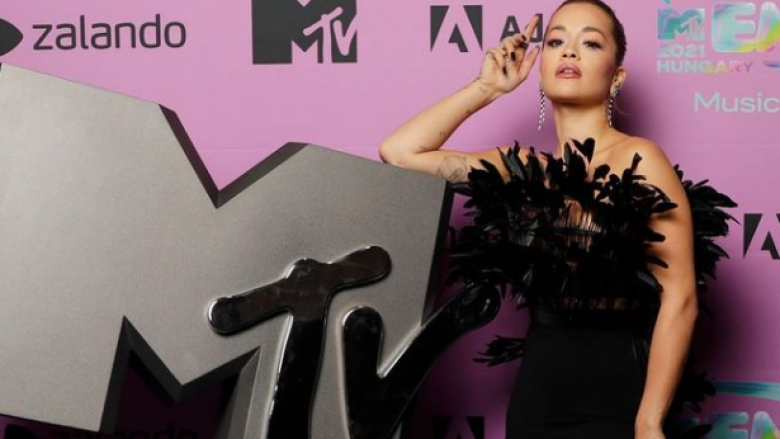 “Faleminderit për pritjen e ngrohtë Budapest”, Rita Ora me të tjera imazhe mahnitëse nga evenimenti MTV EMAs 2021