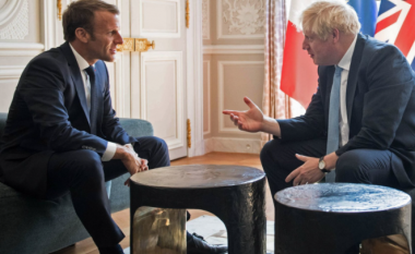Johnson: Franca duhet t'i marrë prapa emigrantët që kaluan ilegalisht në Britani