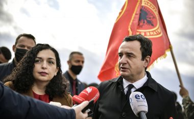 Osmani e Kurti homazhe në Prekaz: Përulemi para atyre që sakrifikuan për liri, pavarësi e bashkim