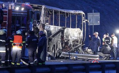 Nga viktimat ka edhe fëmijë, njerëzit kërcyen nga dritaret – detaje rreth aksidentit të autobusit me 46 të vdekur në Bullgari