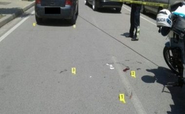 Përplasen me kamionin në rrugën Durrës-Tiranë, lëndohen shoferja e makinës dhe pasagjeri