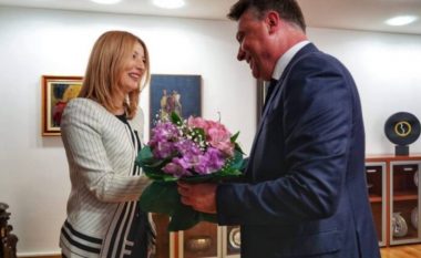 Arsovska e mori detyrën e kryetares së Shkupit, kryeqendra për herë të parë do të drejtohet nga një grua