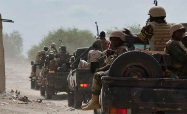 Gati 70 të vdekur pas një sulmi në një fshat në Nigeri