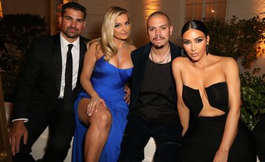 Bebe Rexha u takua me Kim Kardashianin në dasmën e Paris Hiltonit